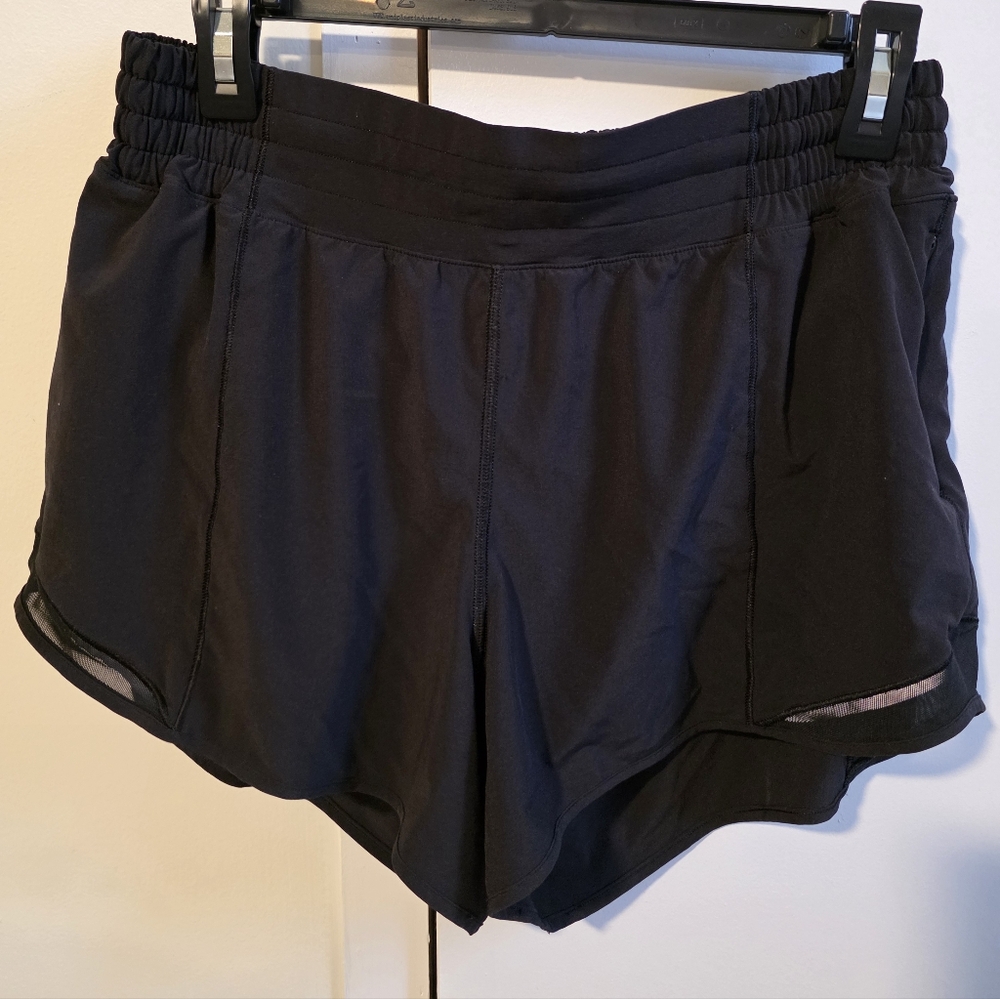 Lululemon Hotty Hot High-Rise Lined Short 4", Size 10